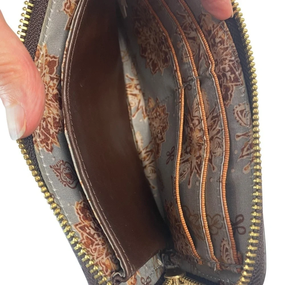 HOBO The Mila Wristlet Leather Bag Wallet in Chocolate Brown